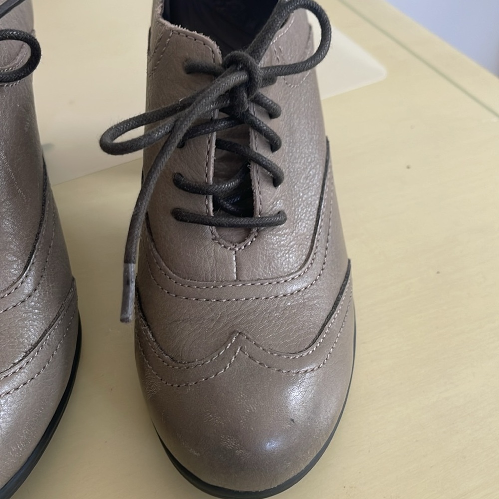 Born leather taupe oxford heels 9.5 - Picture 2 of 7